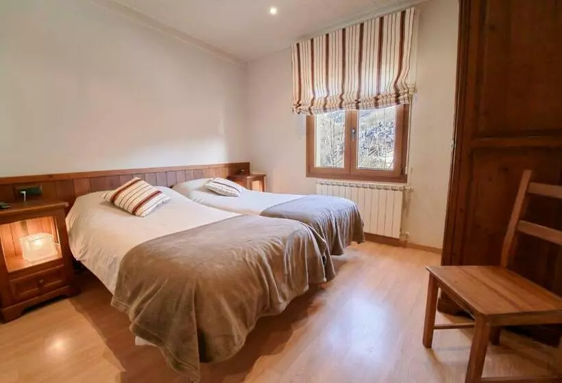 ペンション Hostau Era Claverola