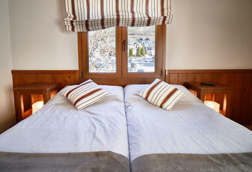 پانسیون Hostau Era Claverola