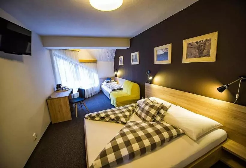 پانسیون Penzion Flores