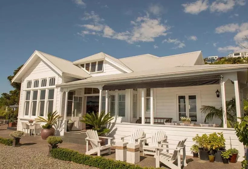 تختخواب و صبحانه Villa Victoria   Nelson