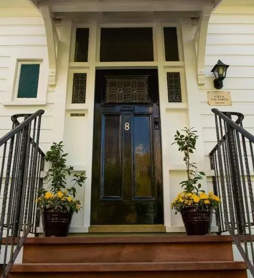 تختخواب و صبحانه Villa Victoria   Nelson