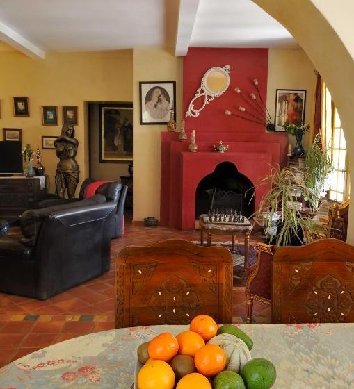 مبيت وإفطار Mas De La Montille