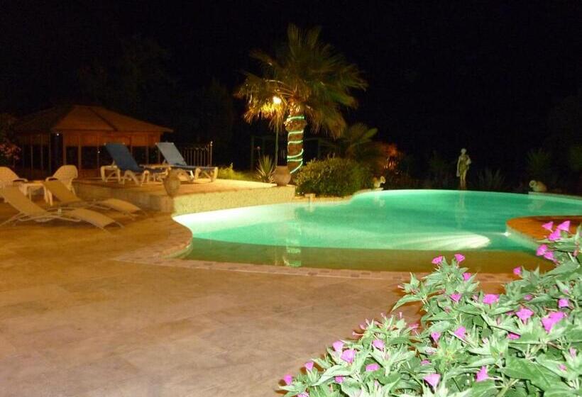 مبيت وإفطار Mas De La Montille