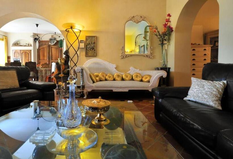 مبيت وإفطار Mas De La Montille