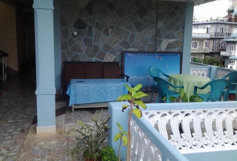 تختخواب و صبحانه New United