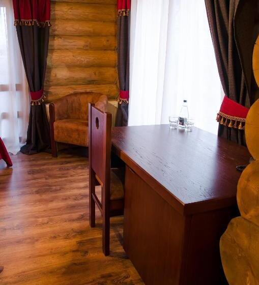 هتل Praha Wood House