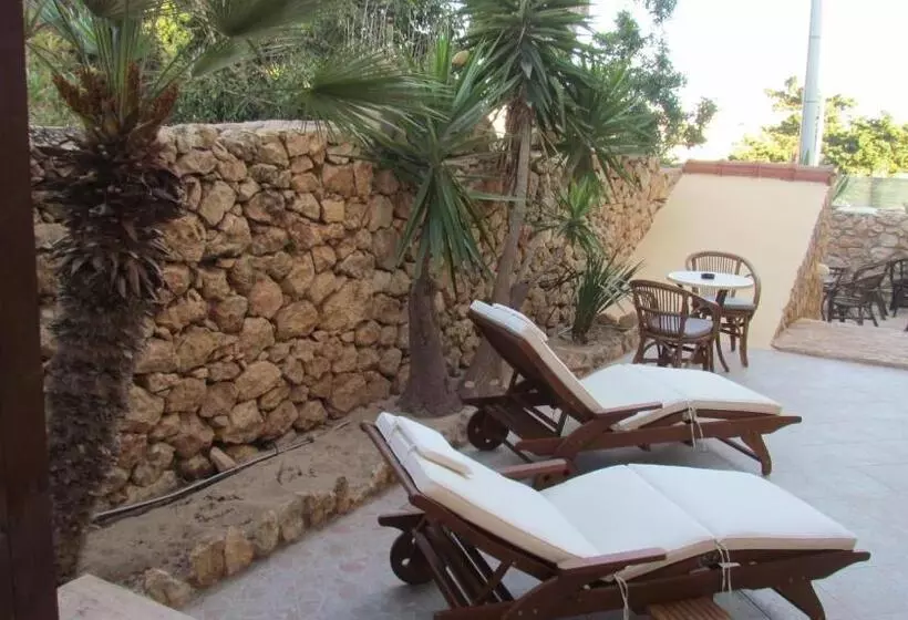 Le Anfore Hotel   Lampedusa