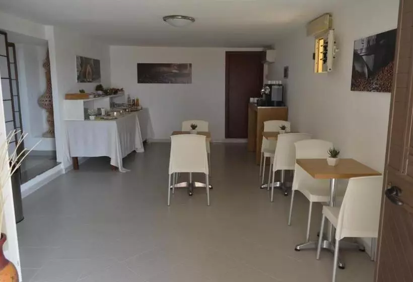 Le Anfore Hotel   Lampedusa