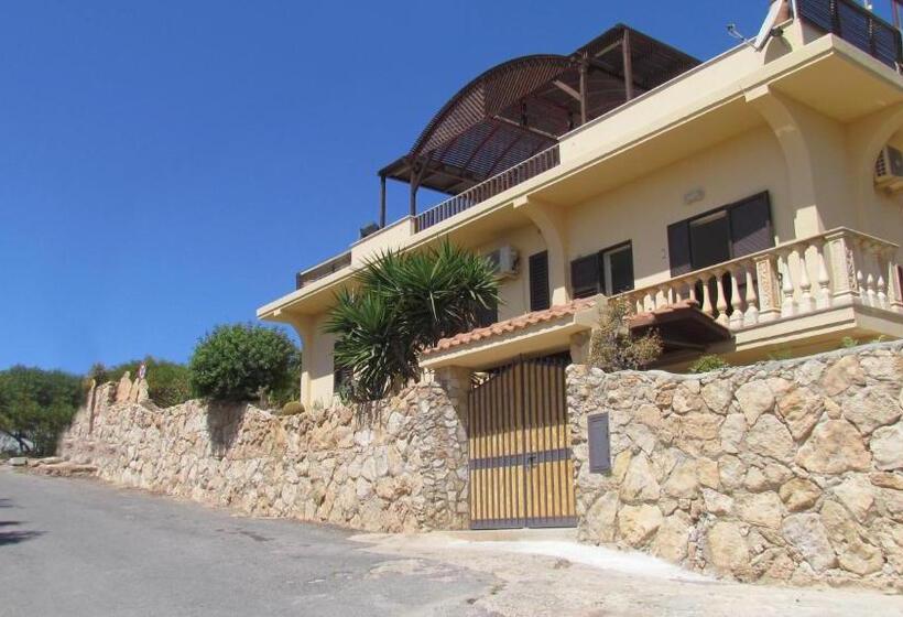 Le Anfore Hotel   Lampedusa