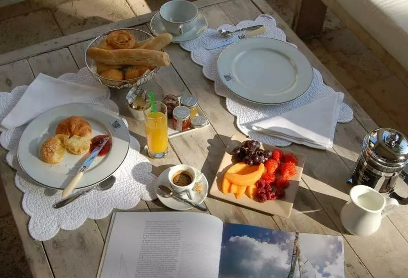 Hotel Pastis