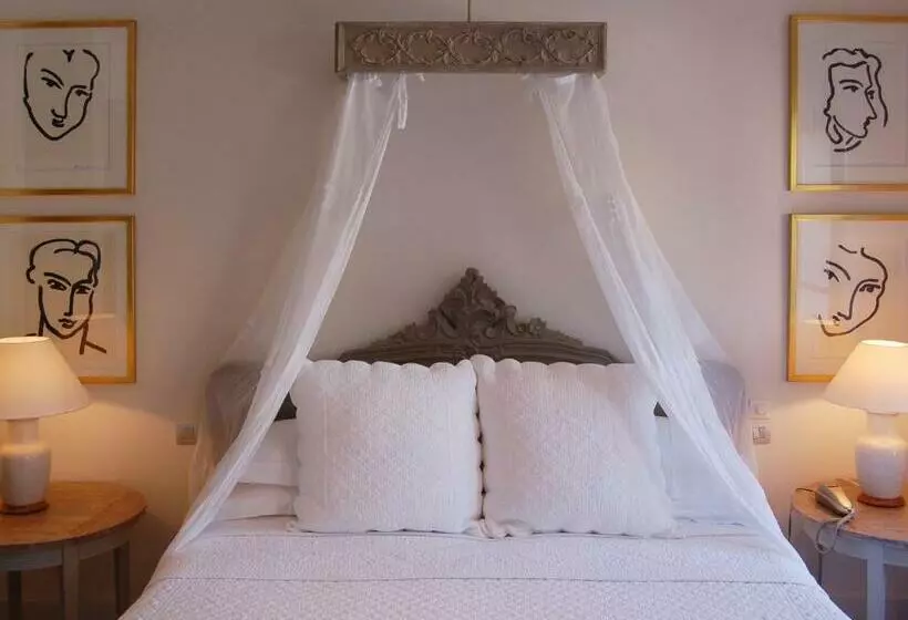 Hotel Pastis