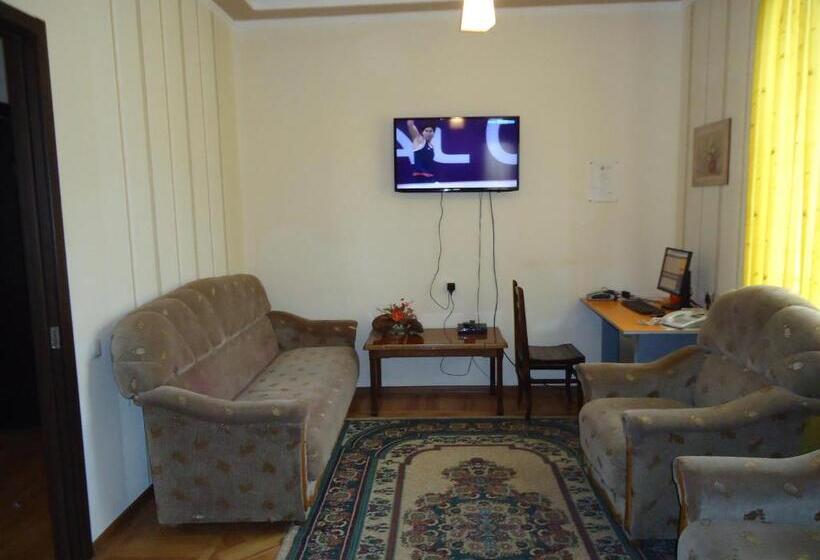 پانسیون Guest House Lviv грузия