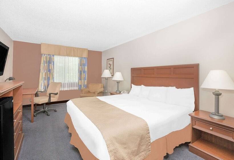 בית מלון כפרי Baymont By Wyndham Boone