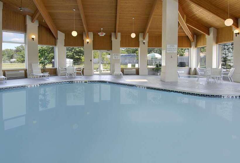 فندق Baymont By Wyndham Dowagiac