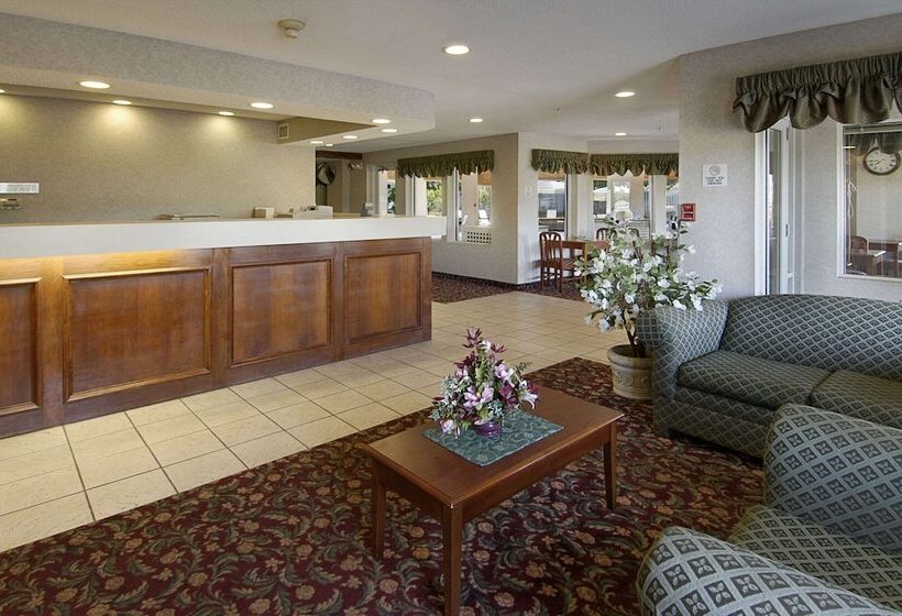 فندق Baymont By Wyndham Dowagiac