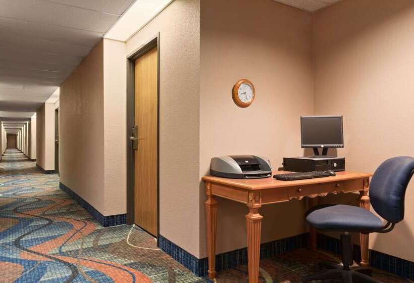 בית מלון כפרי Baymont By Wyndham Logan