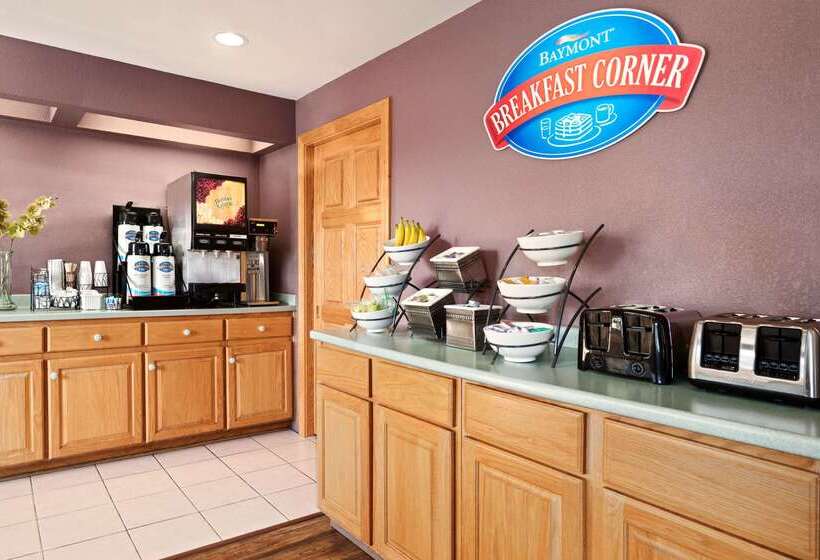 בית מלון כפרי Baymont By Wyndham Logan