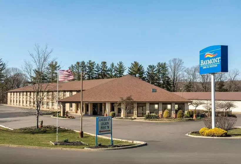 Отель Baymont By Wyndham Logan