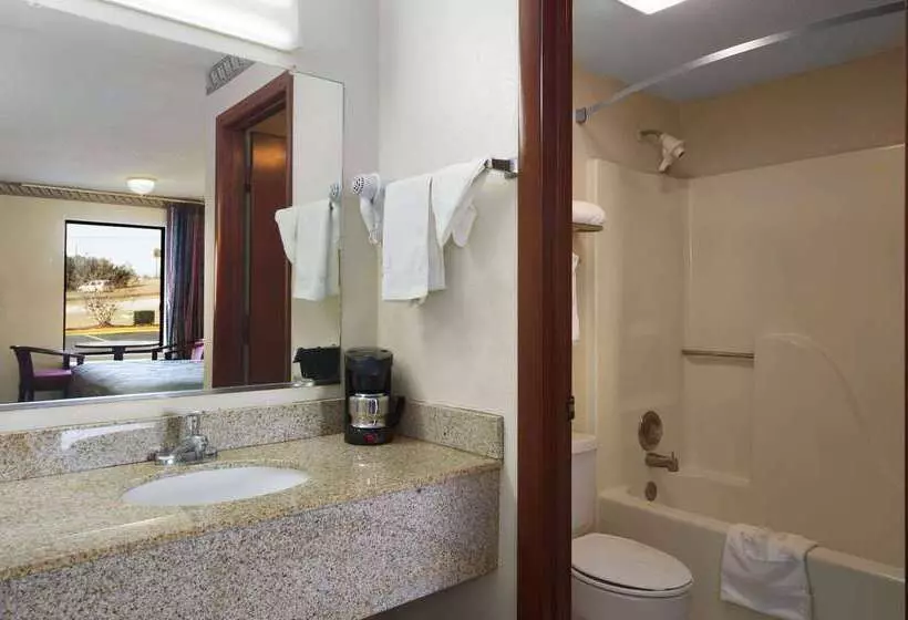 Отель Days Inn By Wyndham Augusta / Fort Eisenhower