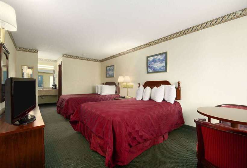 هتل Days Inn By Wyndham Augusta / Fort Eisenhower