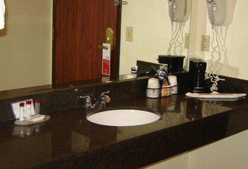 בית מלון כפרי Days Inn By Wyndham Phenix City Near Fort Moore