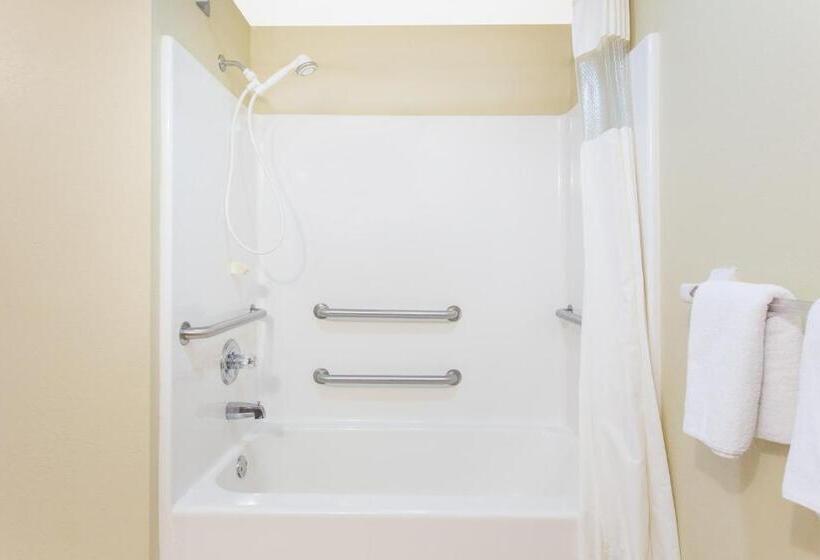 בית מלון כפרי Days Inn By Wyndham Phenix City Near Fort Moore