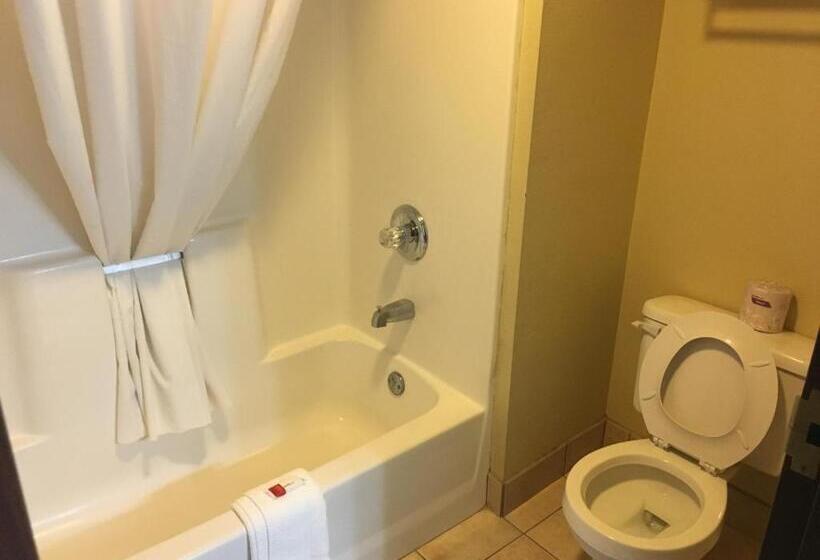 בית מלון כפרי Days Inn By Wyndham Phenix City Near Fort Moore