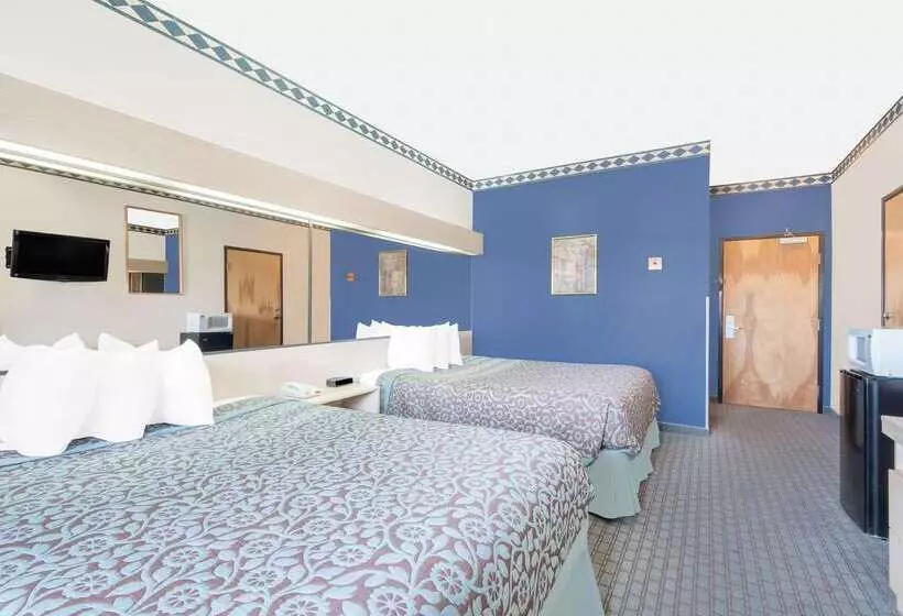 ホテル Days Inn & Suites By Wyndham Hutchinson