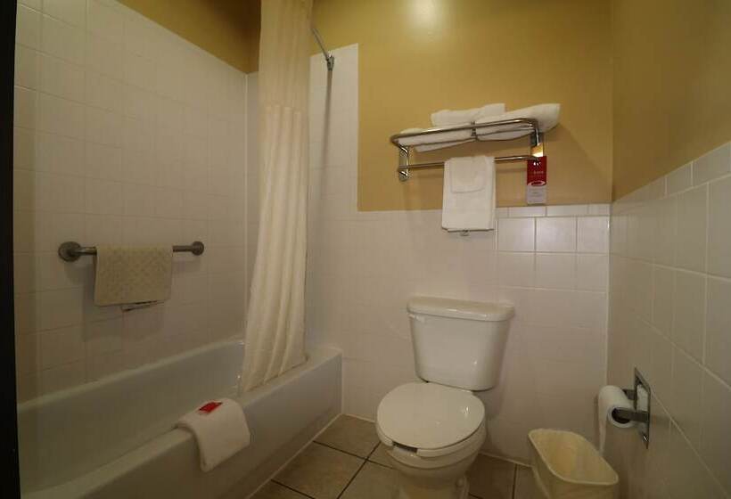 هتل Econo Lodge Lubbock I27