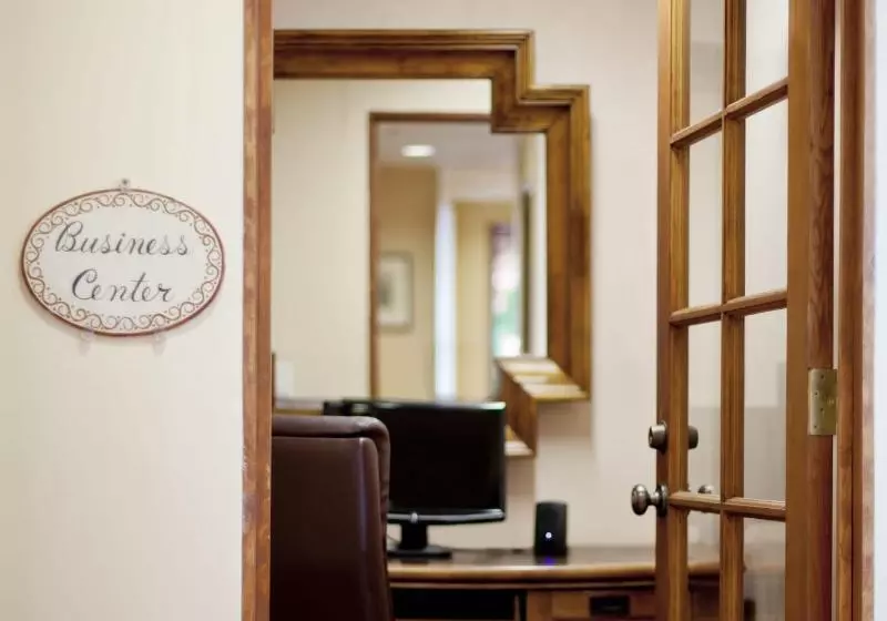 ホテル Piñon Court By La Fonda