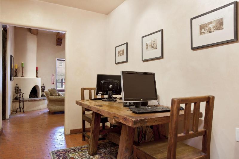 هتل Piñon Court By La Fonda