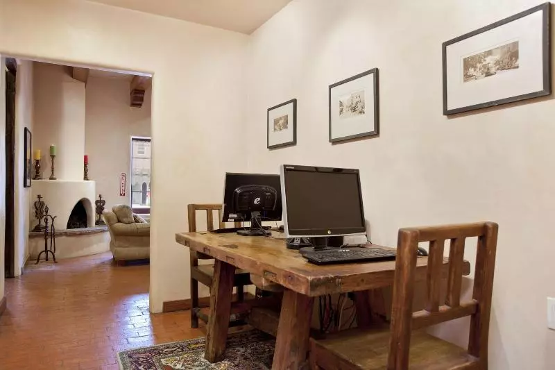 ホテル Piñon Court By La Fonda