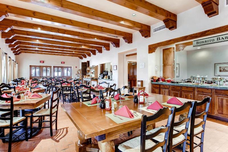 هتل Piñon Court By La Fonda