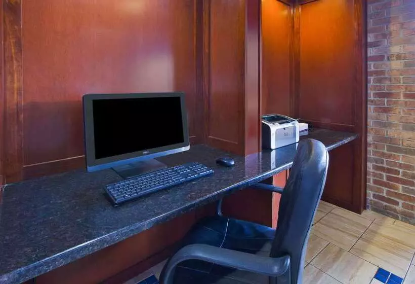 בית מלון כפרי Quality Inn Marshall Near I69