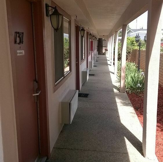 ホテル Econo Lodge