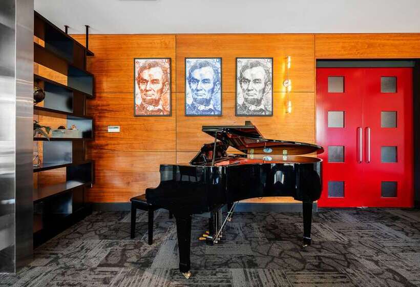 فندق State House Inn