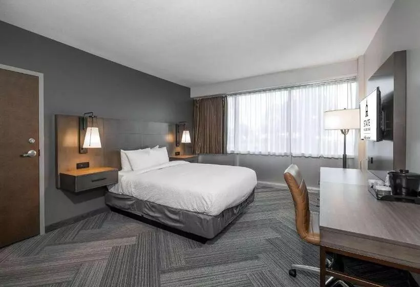 هتل State House Inn