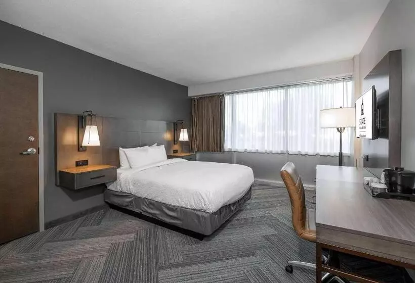 هتل State House Inn