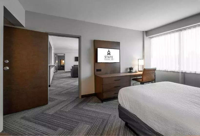 هتل State House Inn