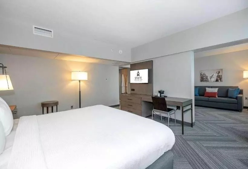 هتل State House Inn