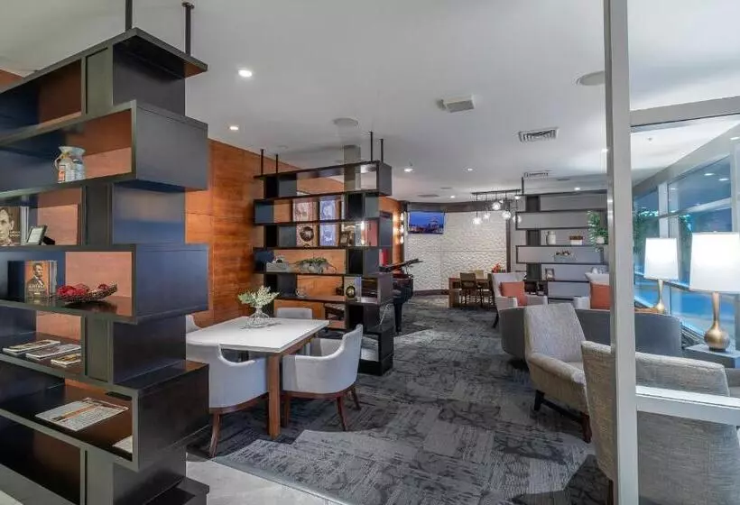 هتل State House Inn