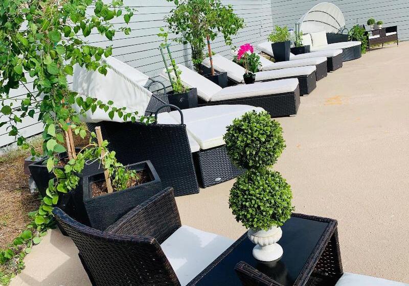 هتل Stratus Suites Boutique