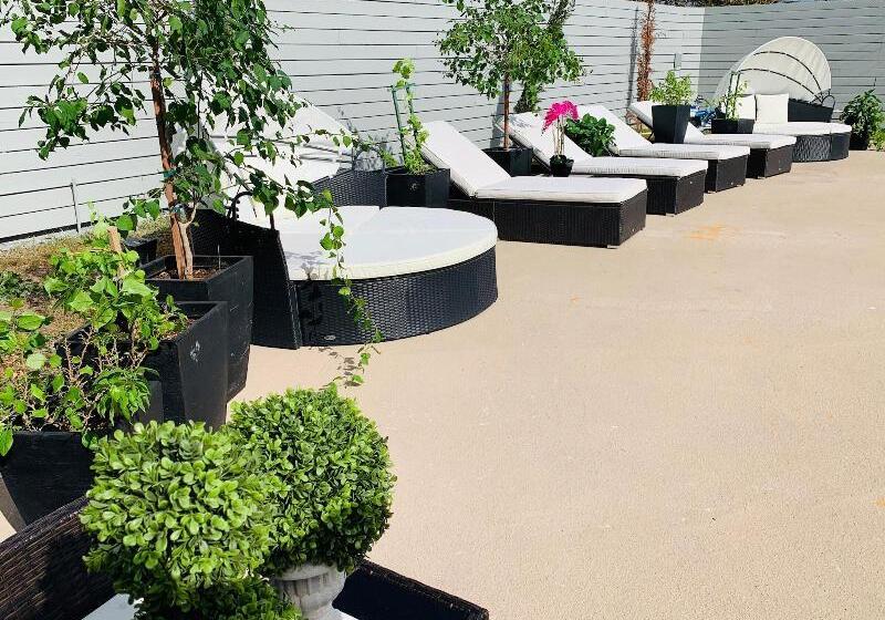 هتل Stratus Suites Boutique