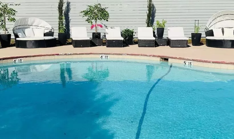 酒店 Stratus Suites Boutique