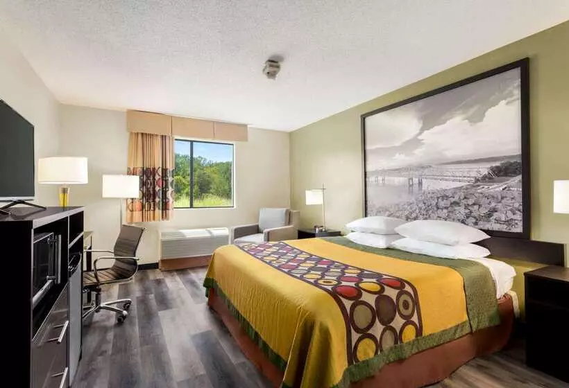 هتل Super 8 By Wyndham Clinton