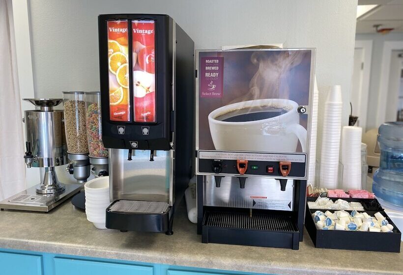 酒店 The Islander Inn