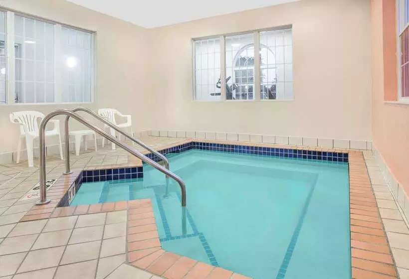 Microtel Inn And Suites By Wyndham Appleton