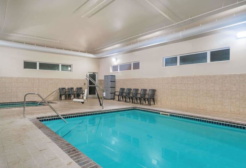 Microtel Inn & Suites By Wyndham Springfield