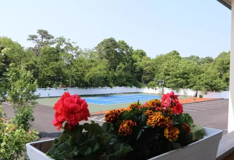 مُتل Sunbird Cape Cod Resort