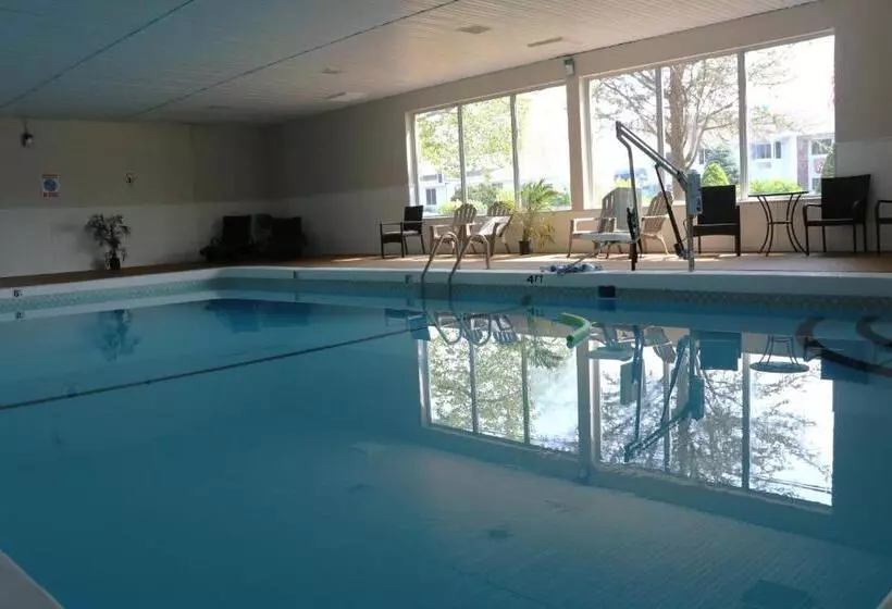 مُتل Sunbird Cape Cod Resort